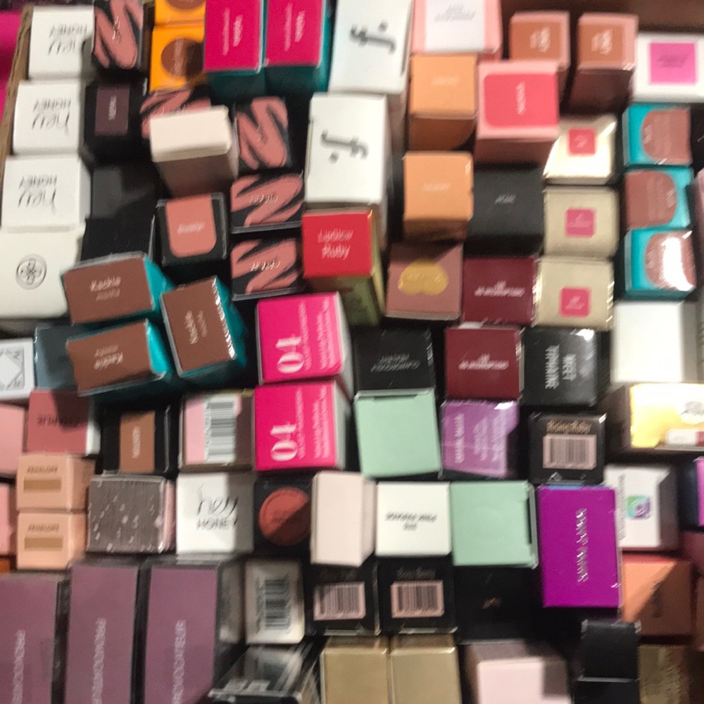 MAC, TARTE, BALI, CIATE,HAUS , YSL, 💄Seraphine, KAB, MARC JACOBS & many o…